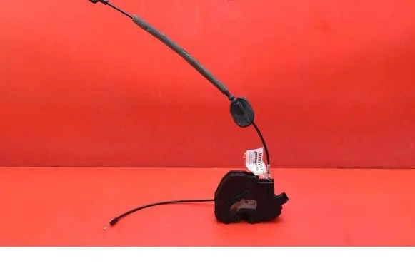 Renault Captur Rear door lock 825012422R
