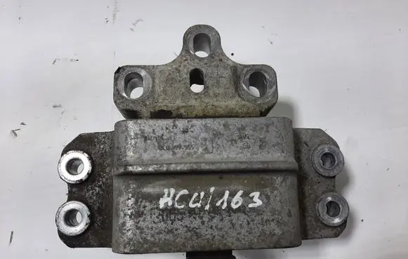 Engine mount bracket