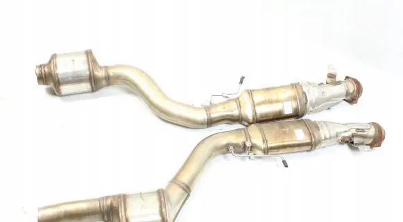 BMW X6M G06 F96 Middle muffler/silencer 8746787