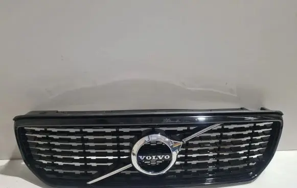 Volvo XC40 Front bumper upper radiator grill