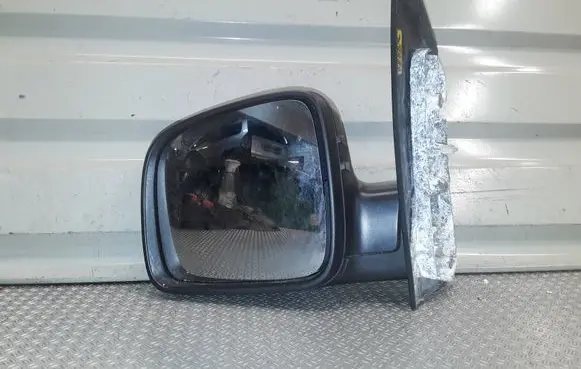 Volkswagen Caddy Manual wing mirror E1010718