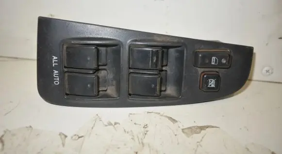 Toyota Avensis T250 Electric window control switch 54035144