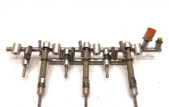 Audi A8 S8 D4 4H Fuel main line pipe 07P133316C