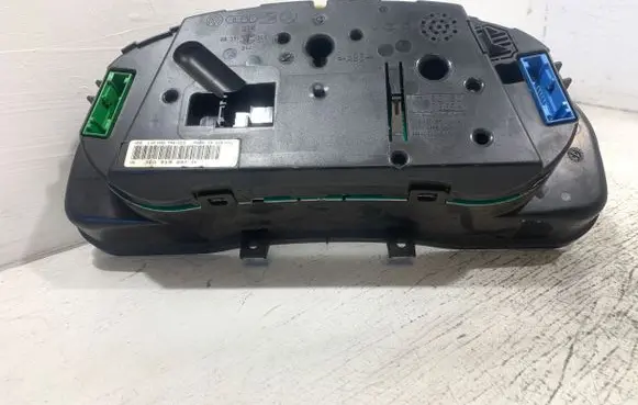 Volkswagen PASSAT B5 Speedometer (instrument cluster) 3e0919881N 1100087940