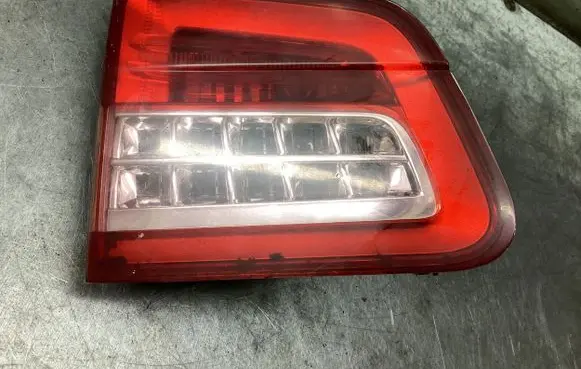 Citroen C5 Tailgate rear/tail lights VP8X7X13N005BA 9687583080