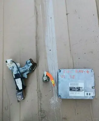 Toyota RAV 4 (XA20) Immobilizer control unit/module 8966142730