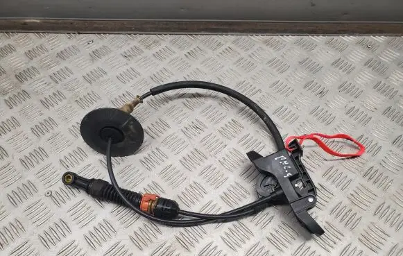 Chrysler Pacifica Gear shift cable linkage 68252729AG