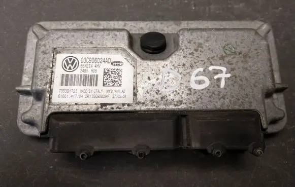 Volkswagen Polo IV 9N3 Engine control unit/module 03C906024AD 03C906024F