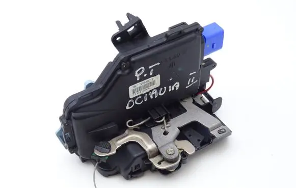 Skoda Octavia Mk2 (1Z) Rear door lock 7L0839016
