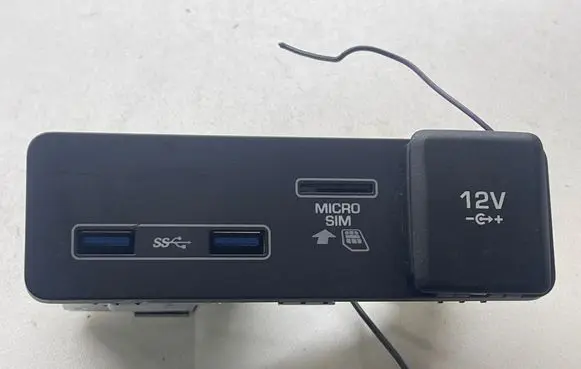 Land Rover Range Rover Sport L494 USB socket connector JPLA19E110BB 2020W124