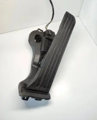 Volkswagen PASSAT B6 Accelerator throttle pedal 1K1723503L 6PV00860001