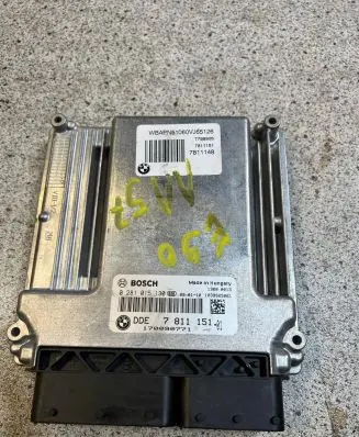 BMW 5 E60 E61 Engine control unit/module ECU 0281015130