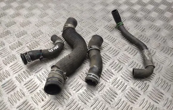 Nissan X-Trail T32 Engine coolant pipe/hose
