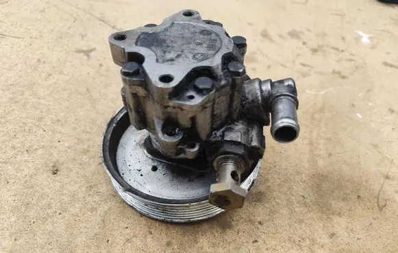 Audi A6 S6 C5 4B Power steering pump 059145255 91128