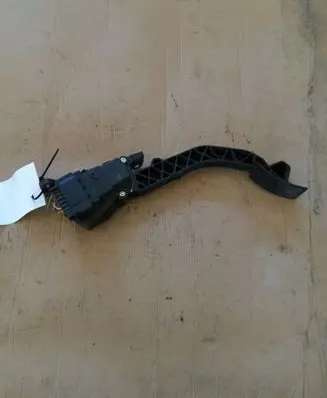 Ford Focus C-MAX Accelerator throttle pedal 3M519F836BE