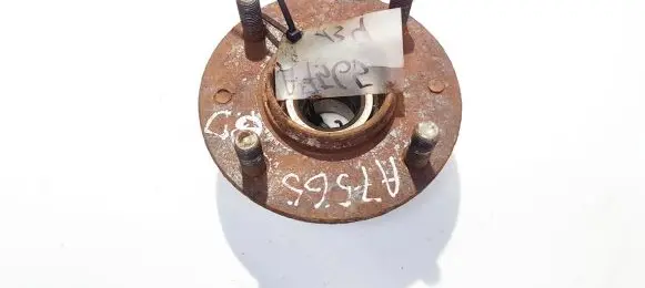 KIA Carens I Rear wheel hub