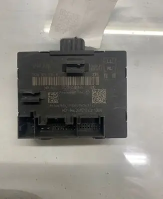 Audi A3 S3 8V Door control unit/module 5Q0959595A 5Q0959595