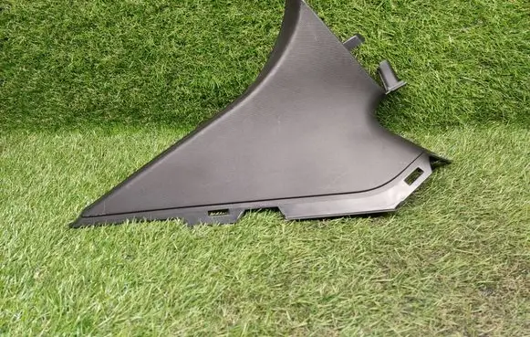 Ford Focus ST (C) pillar trim DM54A280C47AAW
