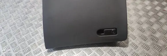 Glove box