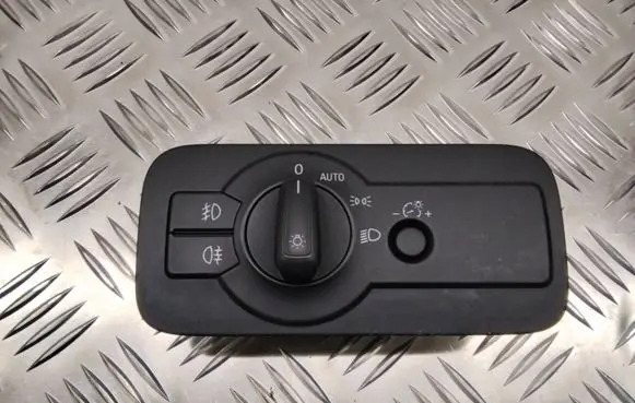 Volkswagen Touareg II Light switch 7P6941431