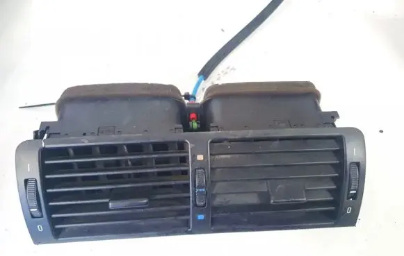 BMW 3 E46 Dash center air vent grill 836319917
