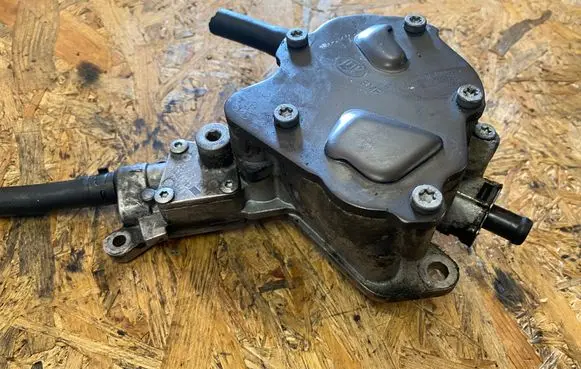 Volkswagen Golf V Fuel injection high pressure pump 038145209H 060320B
