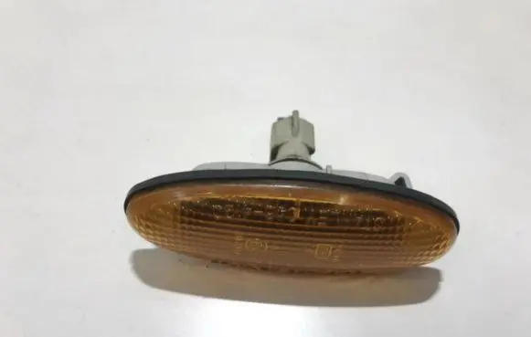 Mazda 626 Front fender indicator light 0464120 046-4120