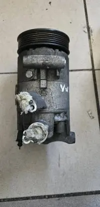 Volkswagen PASSAT B7 Air conditioning (A/C) compressor (pump) 5K0820803A