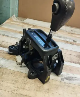 Hyundai Elantra Gear shifter/selector
