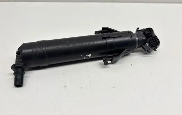 Volkswagen PASSAT B7 Headlight washer spray nozzle 3AA955104