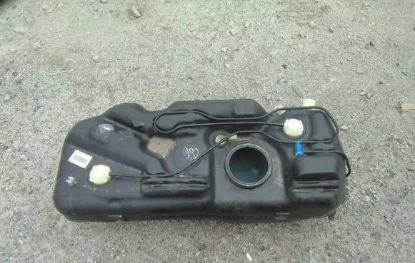 Suzuki Swift II Fuel tank 