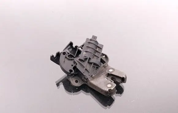 Audi A6 S6 C6 4F Tailgate/trunk/boot lock/catch/latch 4F0827505