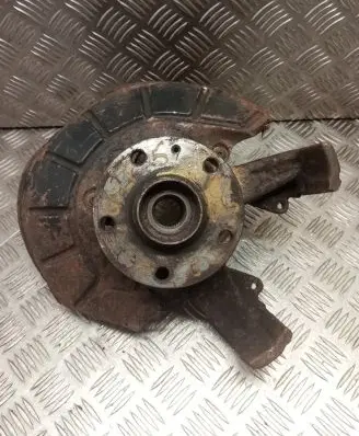 Volkswagen Golf V Front wheel hub