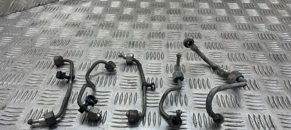 Chrysler Grand Voyager V Fuel injector supply line/pipe 