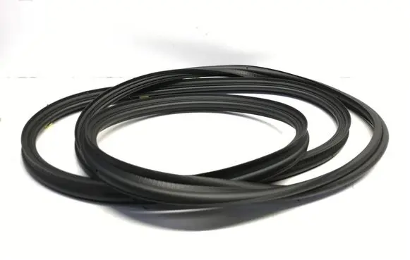 Trunk rubber seal (body)