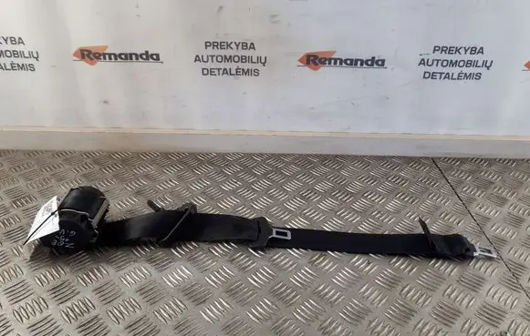 Middle seatbelt (rear)