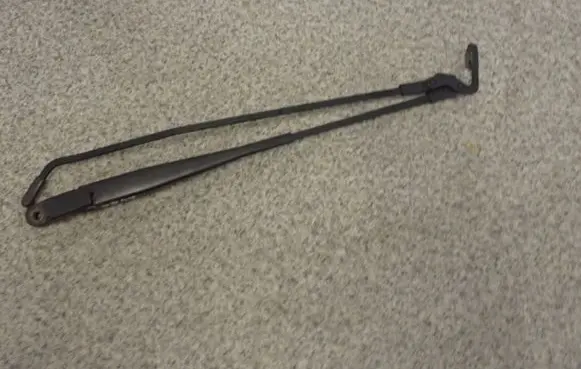Toyota Aygo AB10 Front wiper blade arm