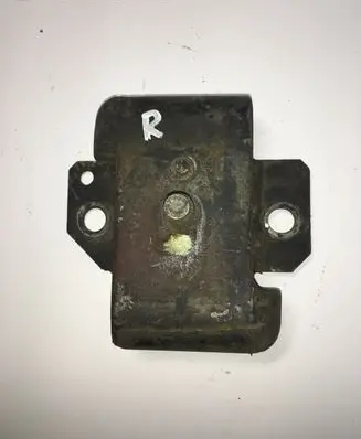 Nissan Patrol Y60 Engine mount bracket 1122001J02