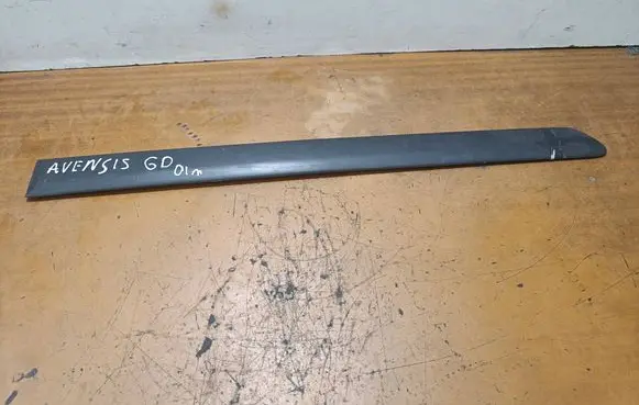 Toyota Avensis T220 Rear door trim (molding) 7574105070