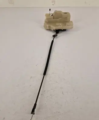 Volkswagen Touran I Front door lock 3D1837015AP