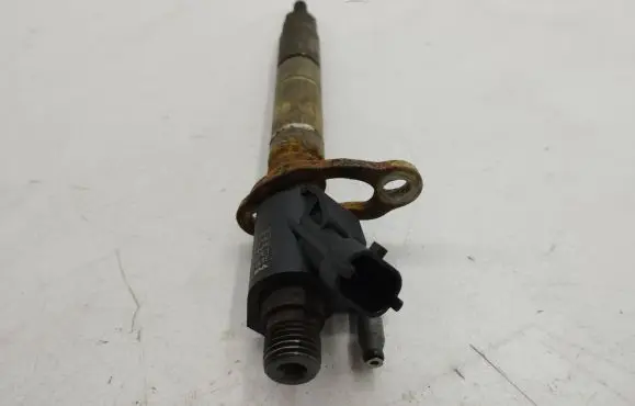 Volvo V40 Fuel injector 31303238 0445116046