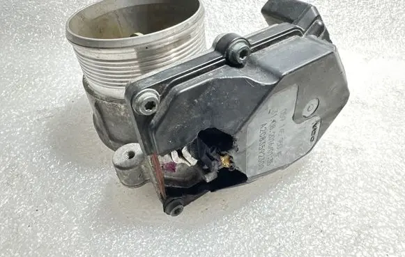 Audi Q7 4L Throttle valve 059145950AF