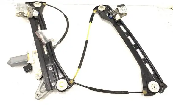 Mercedes-Benz CLK A209 C209 Front door window regulator with motor
