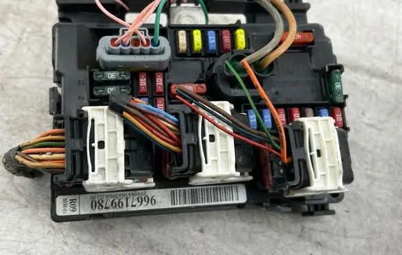 Peugeot 308 BSM Control unit 9667199780