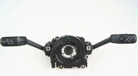 Volkswagen Golf VII Tailgate/trunk/boot open switch 