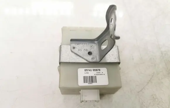Toyota Avensis T250 Door control unit/module 8974105070 73668012