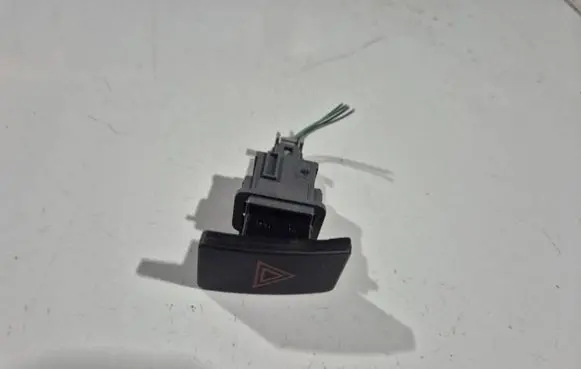 Toyota Avensis T270 Hazard light switch 15B279