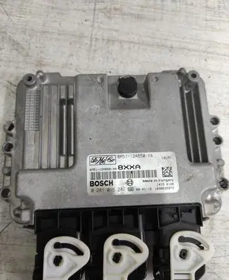 Ford Focus Engine control unit/module 8M5112A650XA