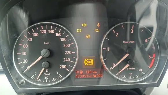 Speedometer (instrument cluster)