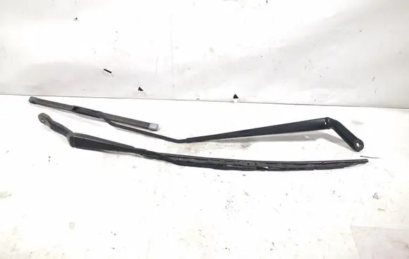 Peugeot 206 Front wiper blade arm 47663 46303